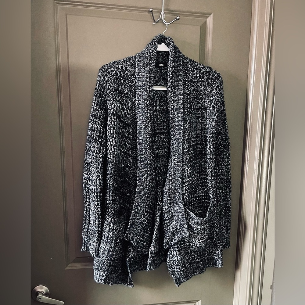 BDG BLACK AND WHITE KNIT CARDIGAN SWEATER